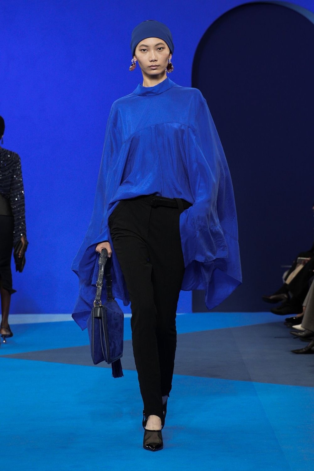 مجموعة «Lanvin» لربيع وصيف 2025.. عودة إلى الأناقة