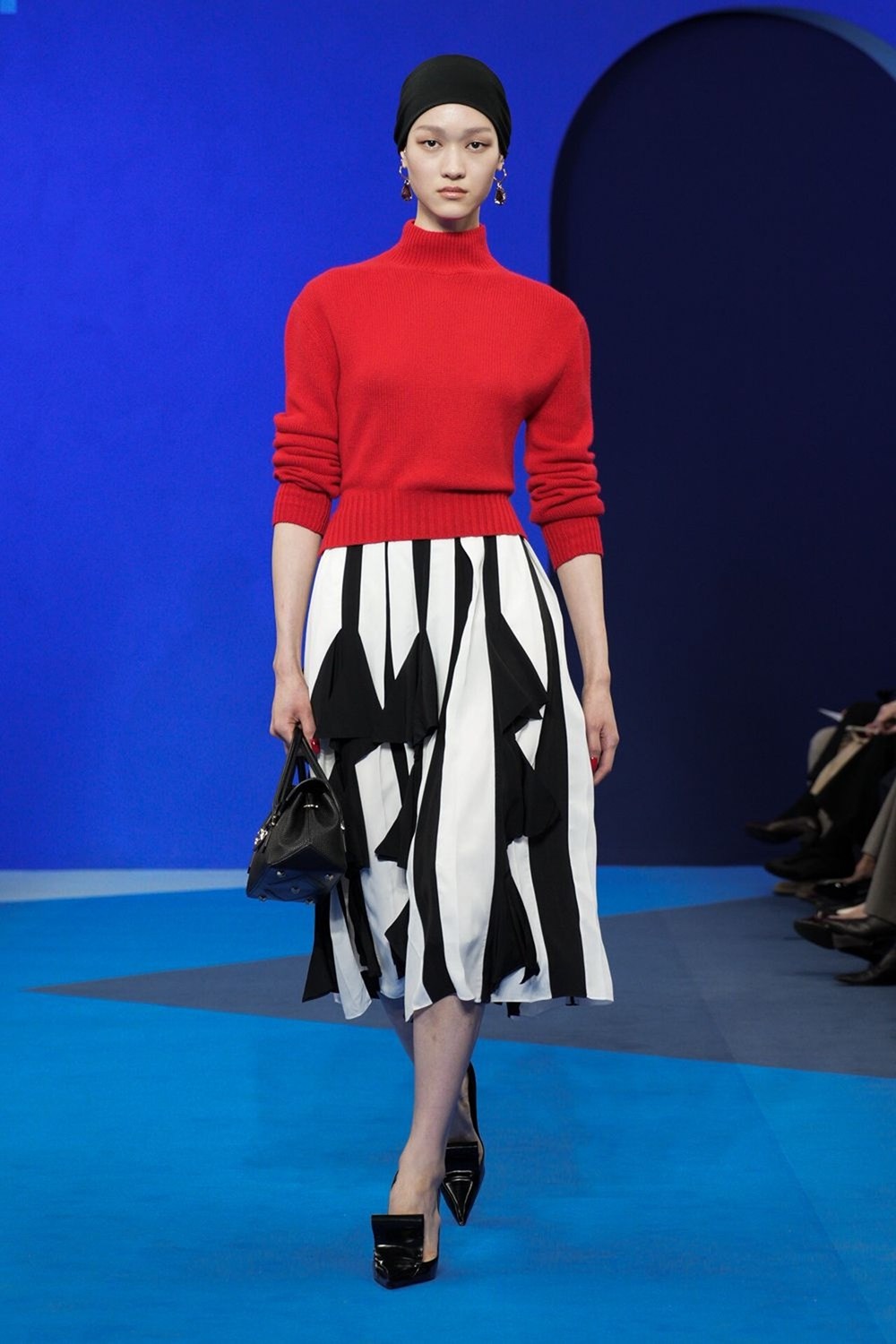 مجموعة «Lanvin» لربيع وصيف 2025.. عودة إلى الأناقة