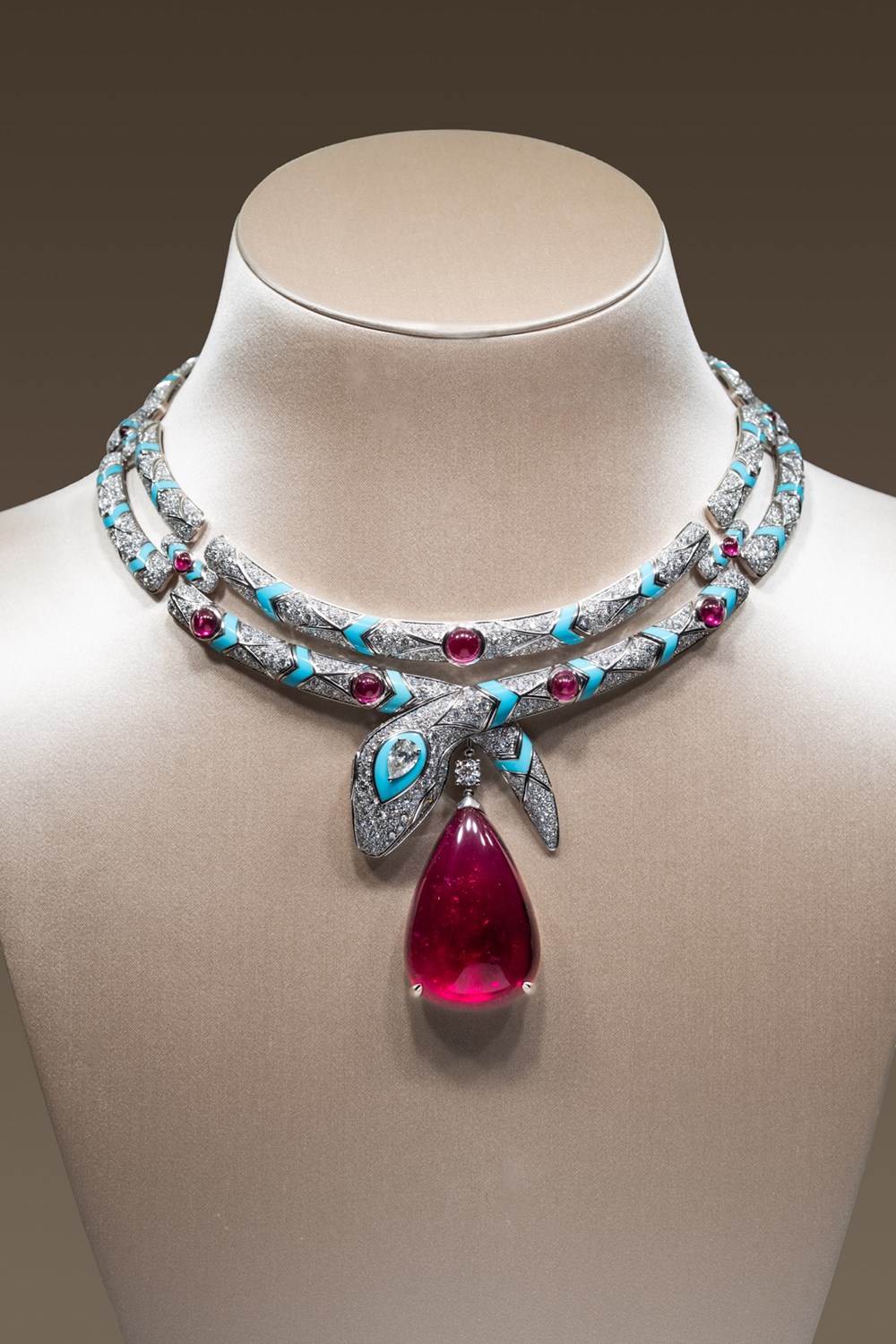 «بولغري» تحتفل بـ«سربنتي إنفينيتو».. في مومباي