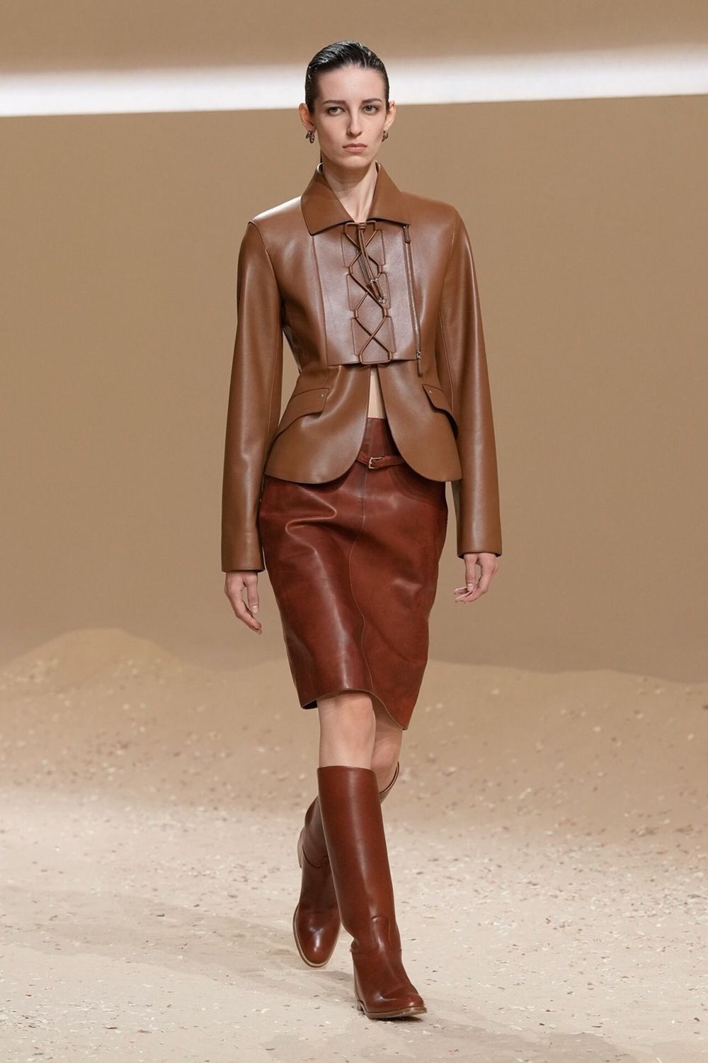 مجموعة «هيرميس» لربيع وصيف 2026.. رحلة عبر أناقة الفروسية والفخامة العصرية