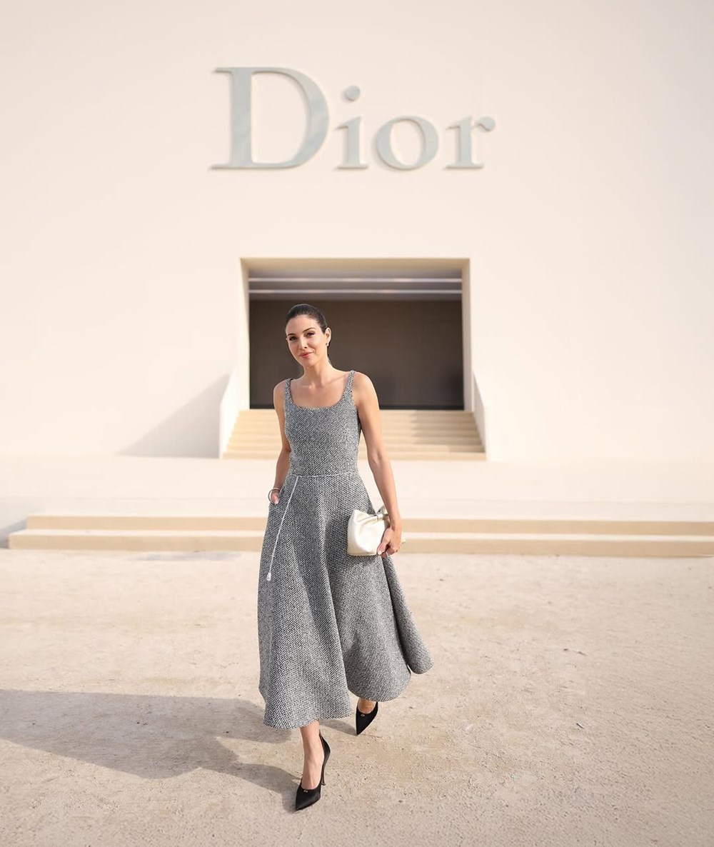 بعيدًا عن المدرج.. مشاهير ونجمات جذبن عدسات الكاميرات في باريس