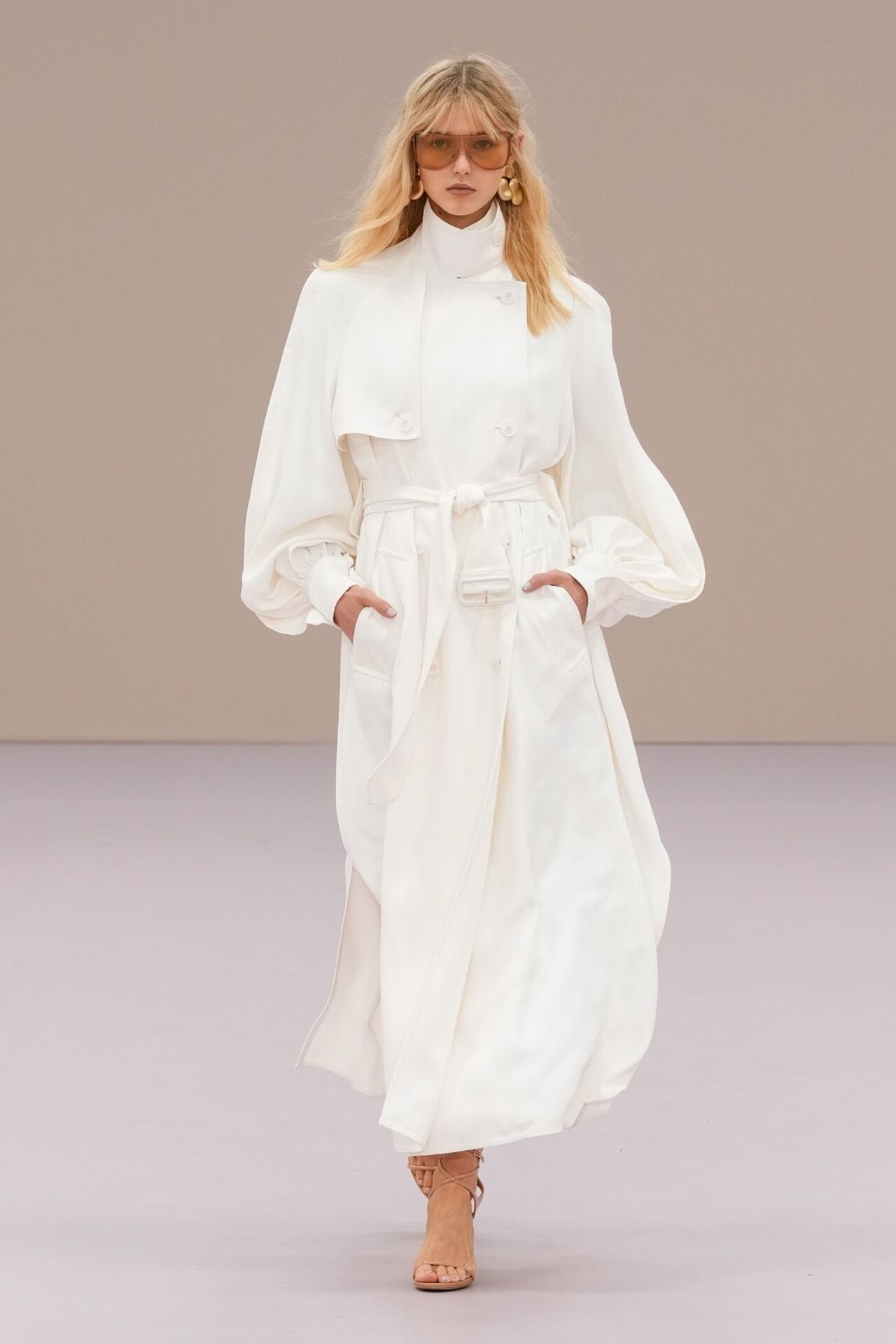 من باريس.. عرض أزياء زيمرمان لمجموعة ربيع وصيف 2026