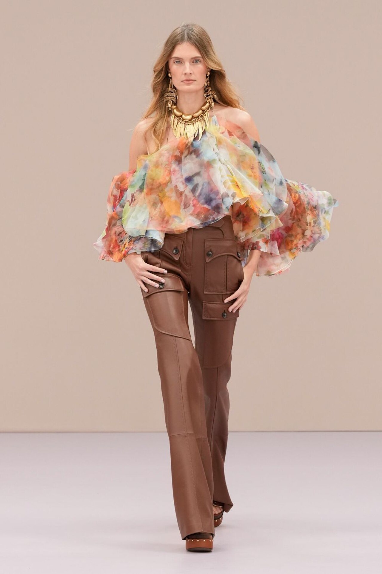 من باريس.. عرض أزياء زيمرمان لمجموعة ربيع وصيف 2026