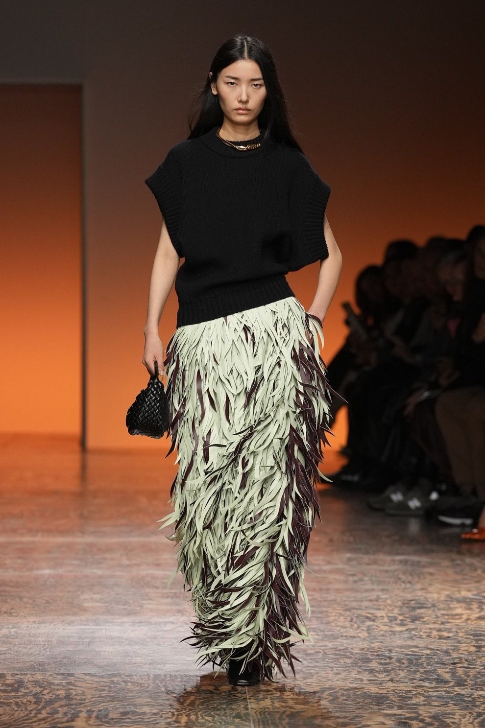 الشراشيب موضة خريف 2025.. وهذه أفضل إطلالات