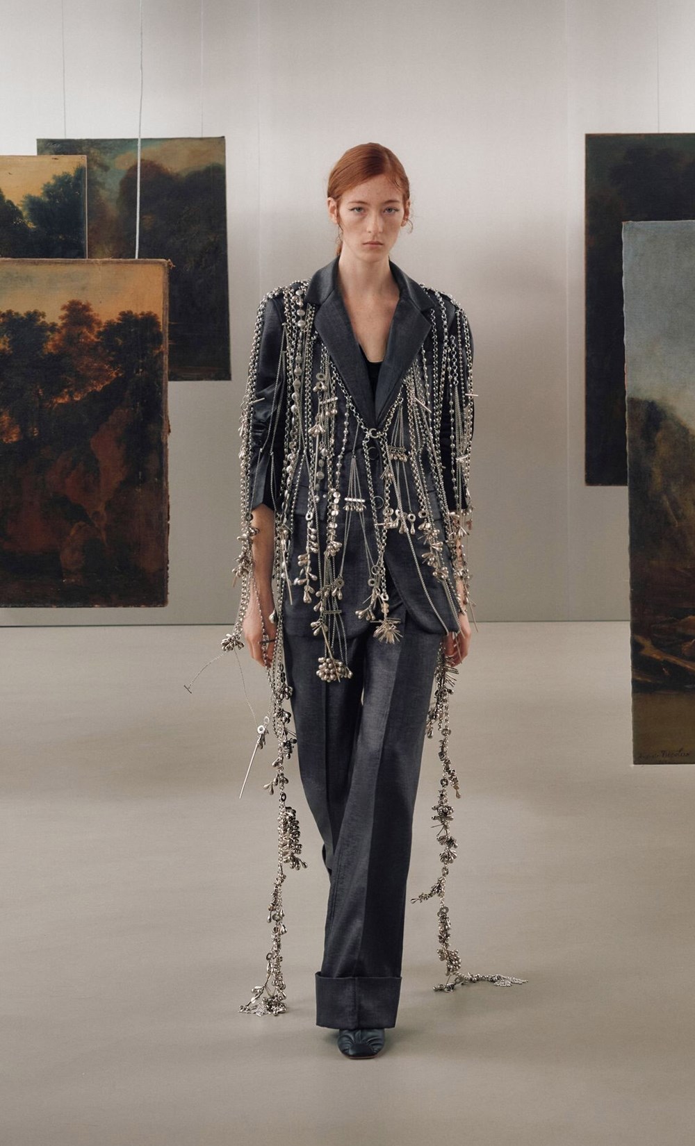 الشراشيب موضة خريف 2025.. وهذه أفضل إطلالات