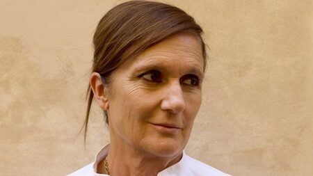 ماريا غراتسيا كيوري تترأس سفينة الإبداع في دار «فندي» ماريا غراتسيا كيوري تترأس سفينة الإبداع في دار «فندي»