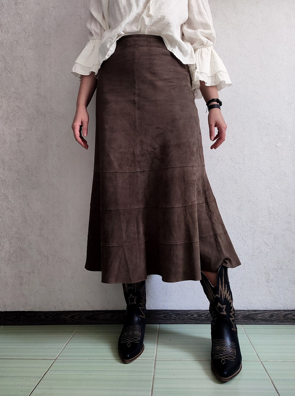 الجلد السويدي يعود ليتصدر المشهد في خريف 2025