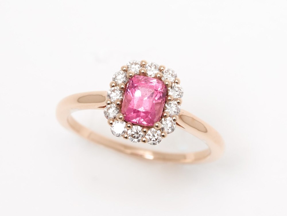 «Bague Matara - Spinelle Mahenge».. من «AVANI PARIS»