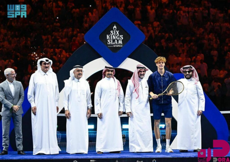الإيطالي يانيك سينر يحافظ على لقبه ويتوَّج بطلًا لبطولة “Six Kings Slam 2025”