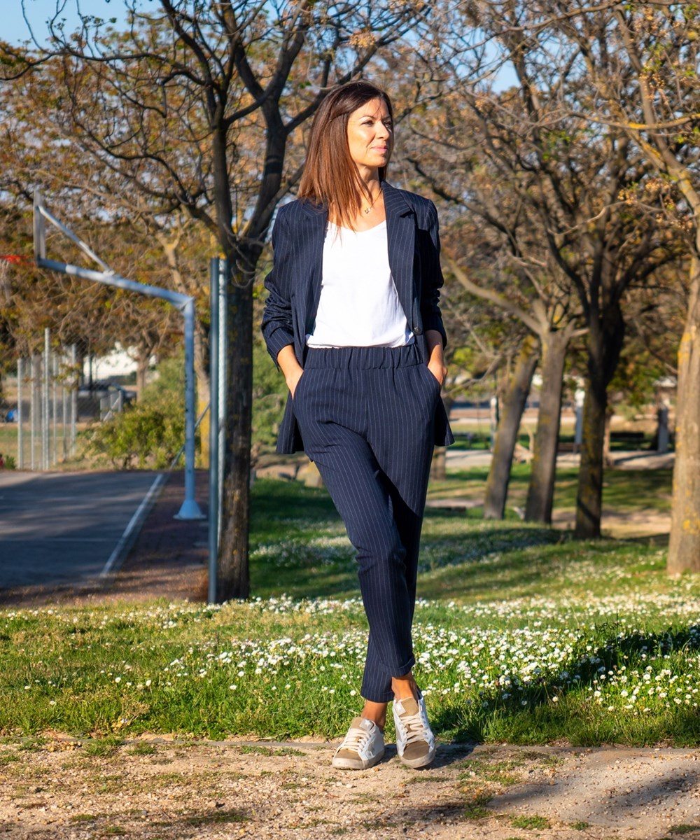 بعيدًا عن الأسود.. ألوان تخطف الأنظار هذا الموسم