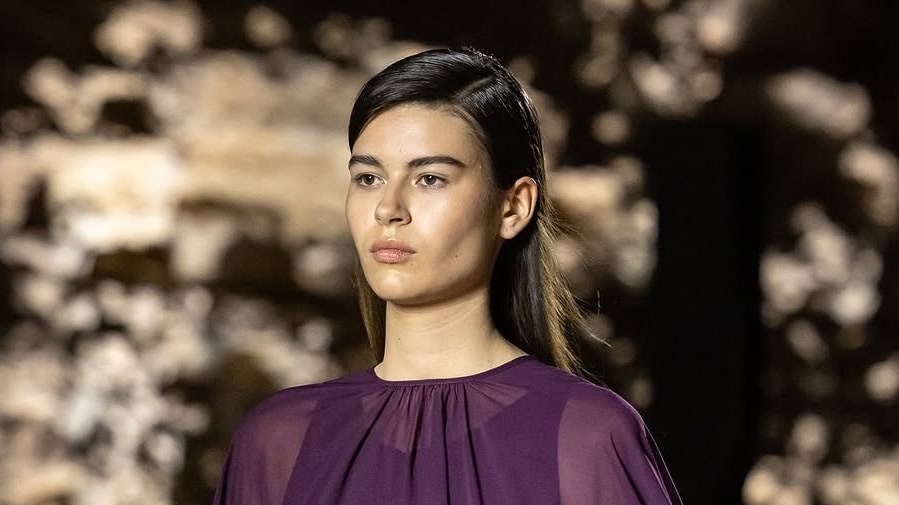 أبرز الإطلالات الجمالية من أسبوع الأزياء في الرياض