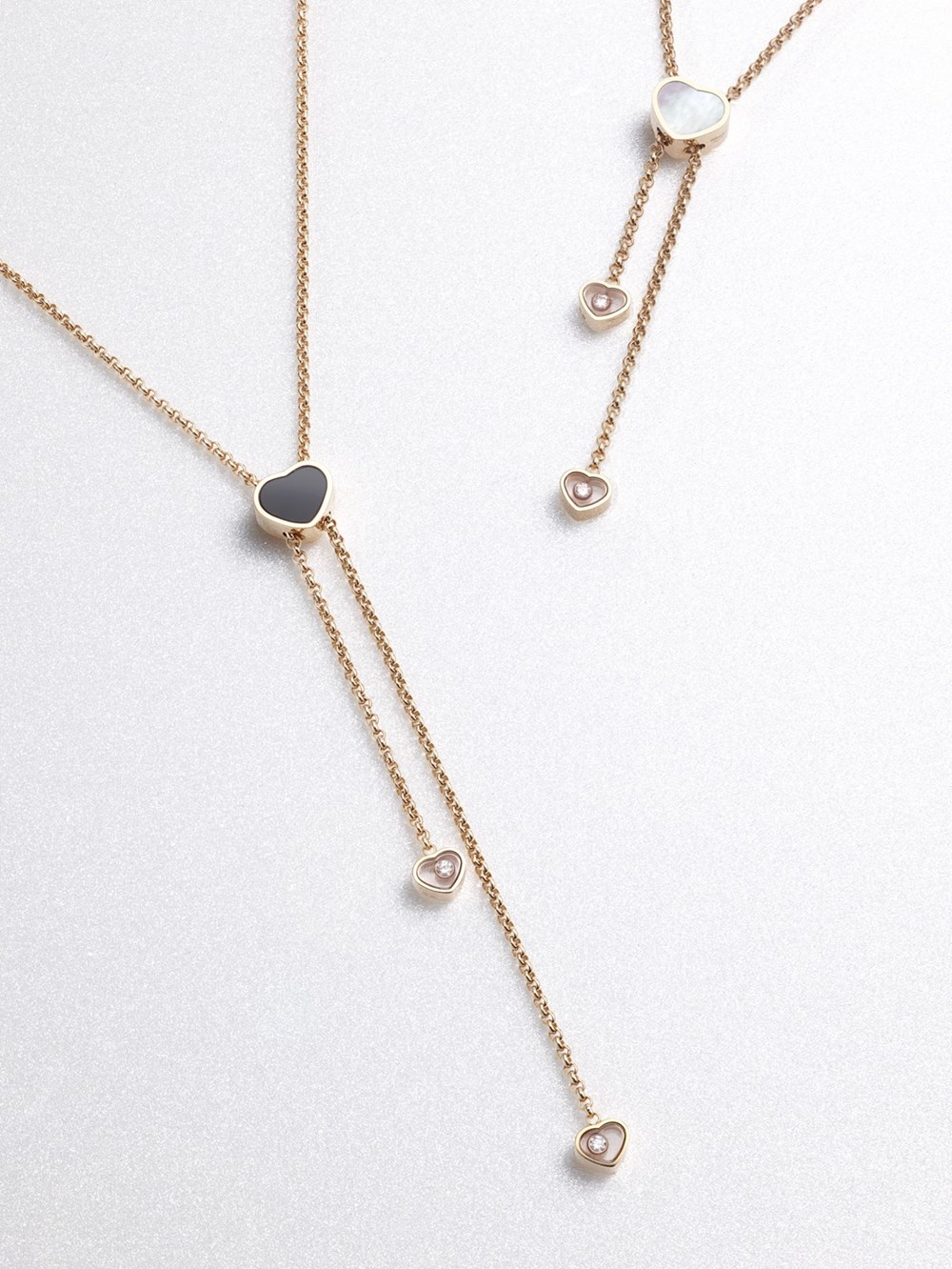 «شوبارد» تحتفي بموسم عطلات 2025.. بهدايا أنيقة ومميزة