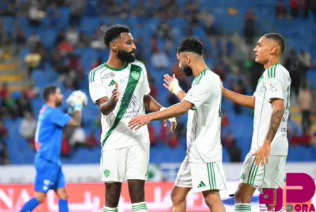 الأهلي يفوز على النجمة بهدف البريكان