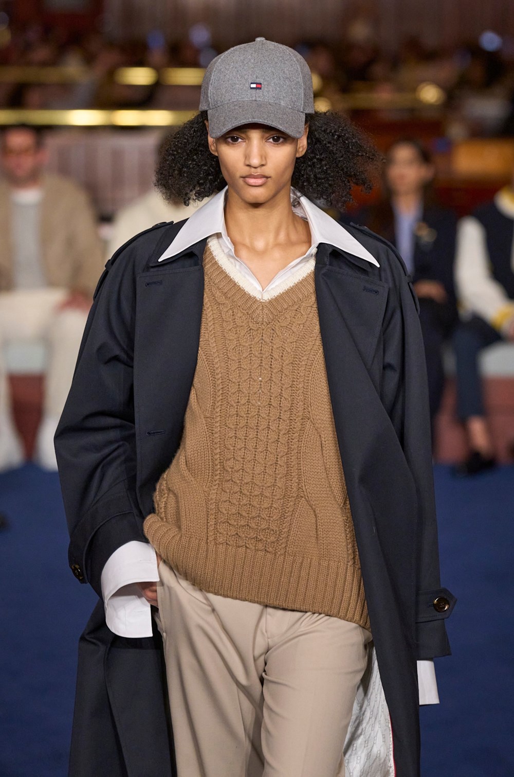 انتقلي من الصيف إلى الخريف.. بهذه القطع المثالية