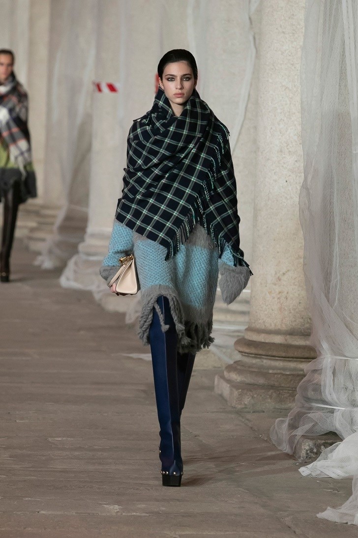 انتقلي من الصيف إلى الخريف.. بهذه القطع المثالية