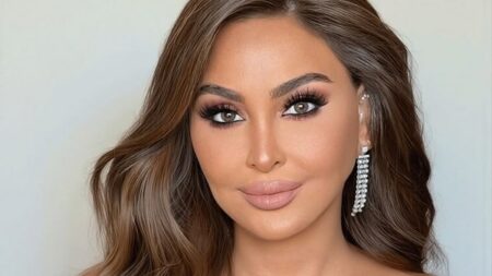 في عيد ميلاد إليسا.. إليكم أبرز إطلالات النجمة اللبنانية