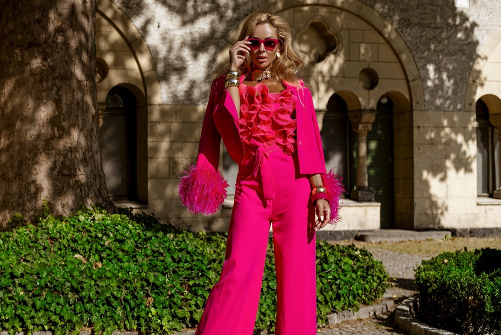 أفضل تصاميم الجمبسوت لإطلالة متكاملة.. من الكلاسيكي إلى الرياضي العصري