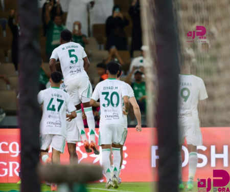التعادل الإيجابي يحسم مواجهة الأهلي والرياض