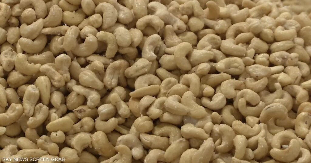 المكسرات النيئة أم المحمصة.. أيهما الأفضل لصحتك؟