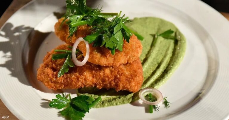 3 أطعمة يومية شائعة قد تسرّع الإصابة بالخرف