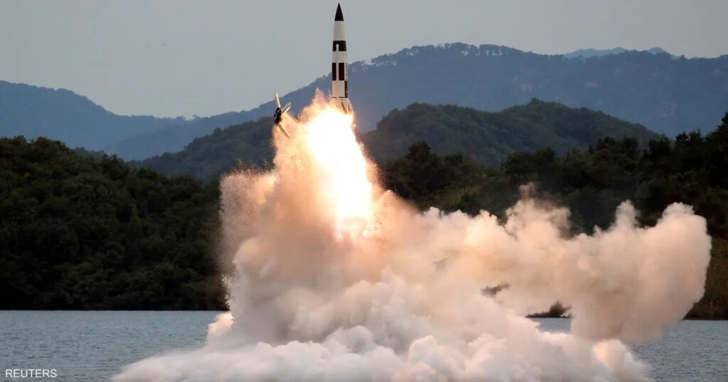 كوريا الشمالية ترد على خطة الغواصة النووية.. بـ"صاروخ مريب"