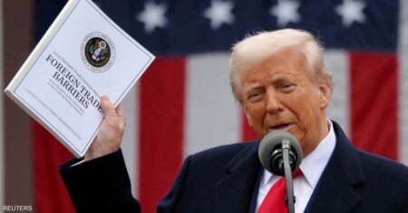 ترامب يؤكد انتظاره لقرار المحكمة العليا بشأن الرسوم الجمركية