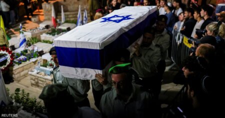 إسرائيل تتسلم رفات أحد الرهائن الأربعة المتبقين في غزة