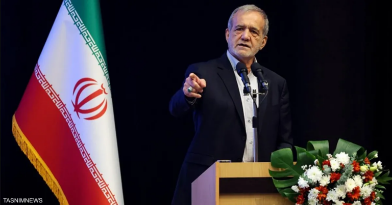 الرئيس الإيراني: سنعيد بناء المنشآت النووية بقوة أكبر