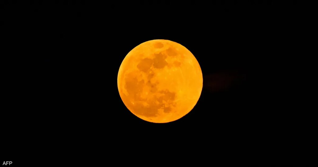 ظاهرة نادرة.. "قمر القندس العملاق" الأقرب للأرض في 2025