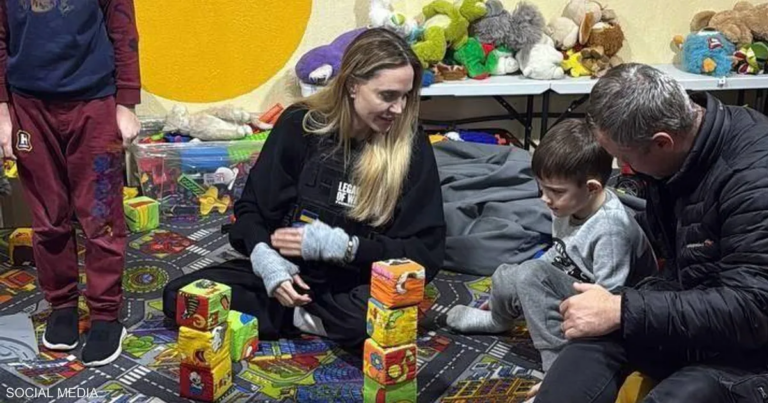 أنجلينا جولي تجري "زيارة مفاجئة" إلى جنوب أوكرانيا