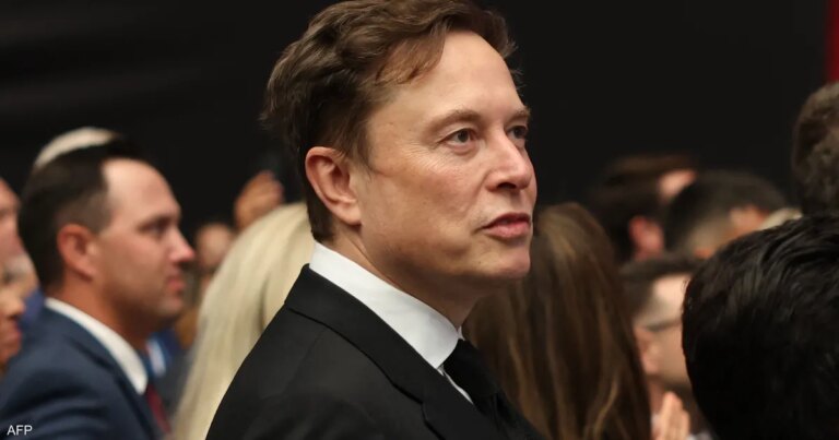 قيمتها 878 مليار دولار.. الموافقة على حزمة أجور ضخمة لماسك
