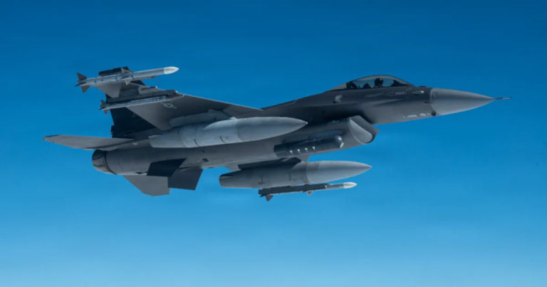 وسط التوتر.. تفاصيل مناورات أميركية يابانية على أبواب الصين