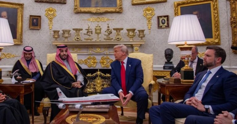 البيت الأبيض: ترامب يوافق على صفقة دفاعية ضخمة للسعودية