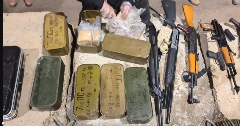 كشف شبكة لتهريب الأسلحة من سوريا إلى إسرائيل