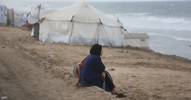 شتاء غزة القاسي.. برد وفيضانات وصرف صحي يفاقم جراح النازحين