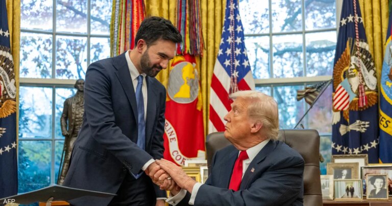 بعد تبادل الانتقادات اللاذعة.. ترامب يستقبل ممداني "بحرارة"