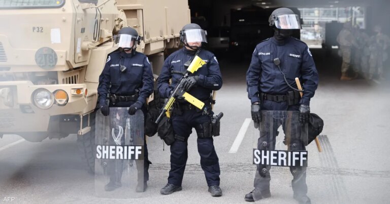 وصفهم بالعصابات.. ترامب "ينهي حماية" جالية عربية في مينيسوتا