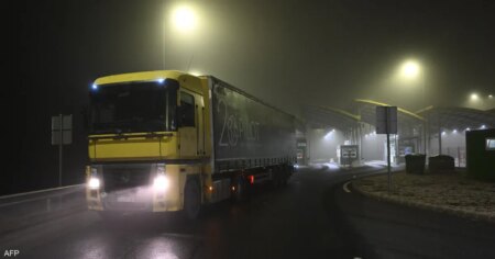 منها إسرائيل وروسيا.. تفاصيل شحنة أسلحة "تائهة" بين 5 دول