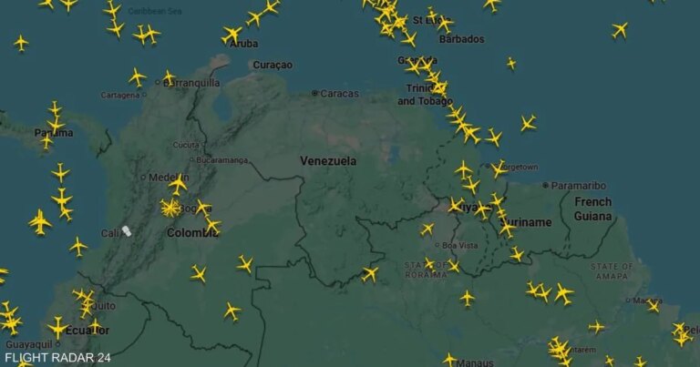 الطائرات تتجنب أجواء فنزويلا تحسبا لهجوم أميركي