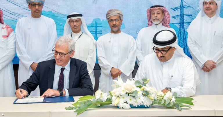 عقود توسعة جديدة لربط كهرباء الخليج مع الإمارات وعُمان