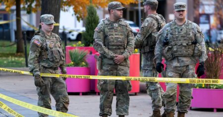 "عقاب جماعي" بعد إطلاق النار.. ماذا قررت إدارة ترامب؟