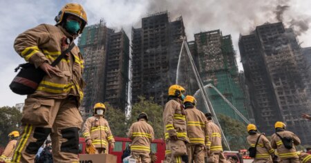 كارثة هونغ كونغ.. 55 قتيلا و300 مفقود وحديث عن شبهات فساد