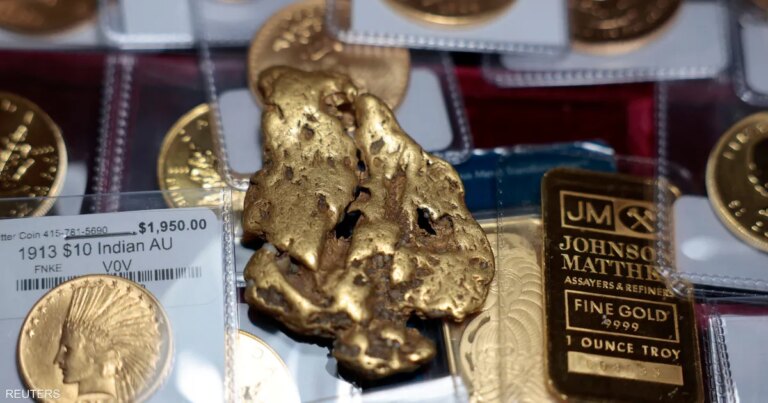 الذهب في طريقه لتحقيق مكاسب شهرية وسط توقعات خفض الفائدة