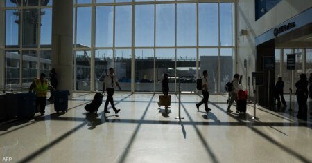 إدارة ترامب تعلّق إصدار التأشيرات لحاملي الجوازات الأفغانية