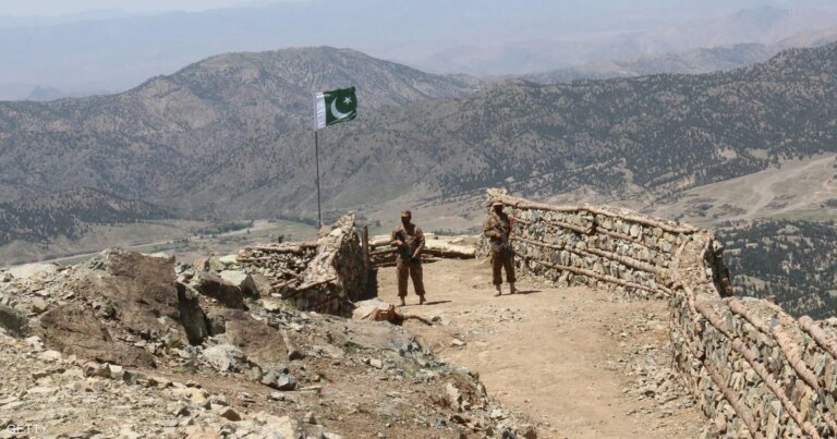 قتلى بهجوم انتحاري استهدف مقر شرطة حدود باكستان
