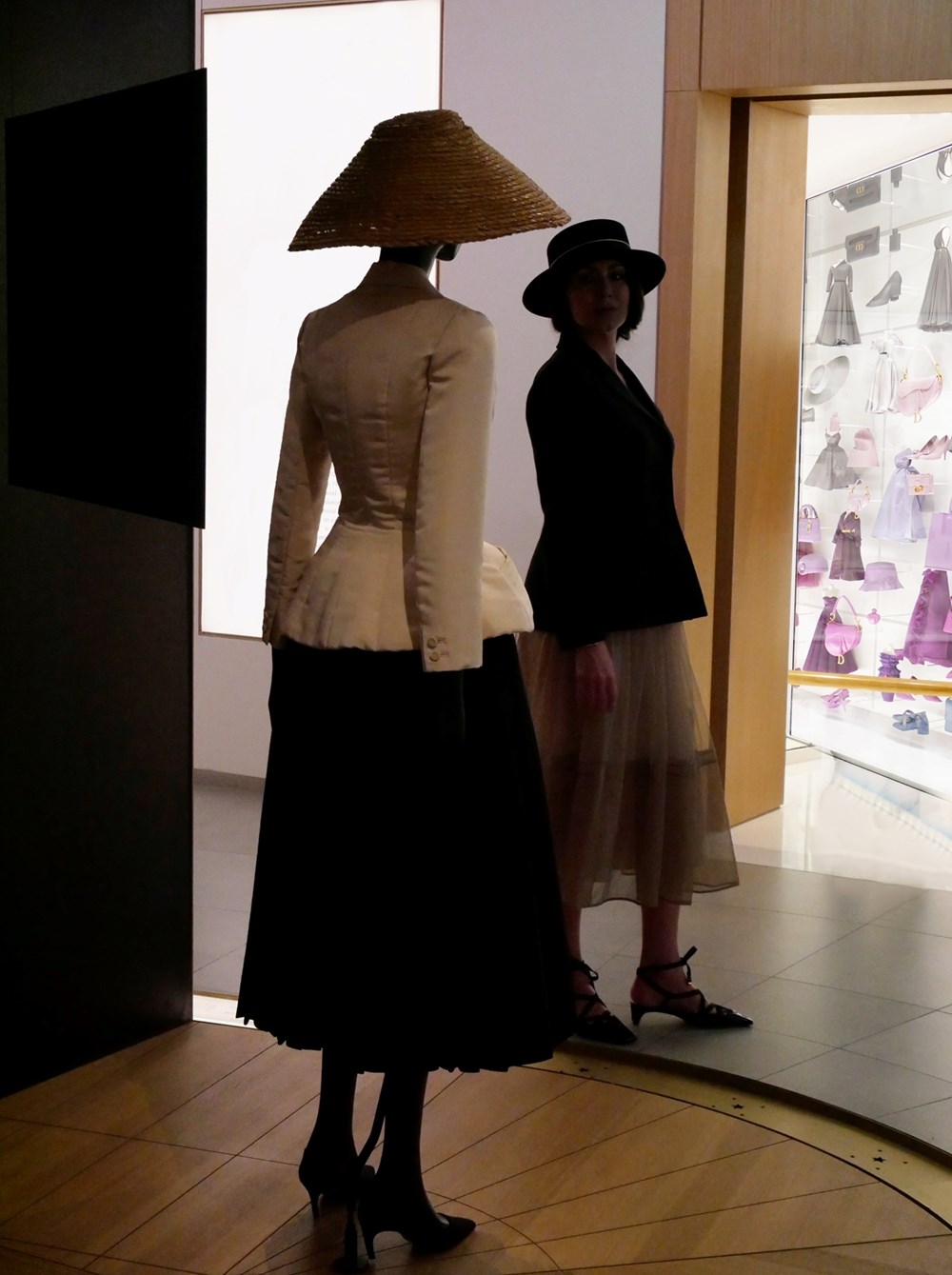 «الهوت كوتور» بين الحلم والواقع.. كيف وُلدت الموضة الراقية؟