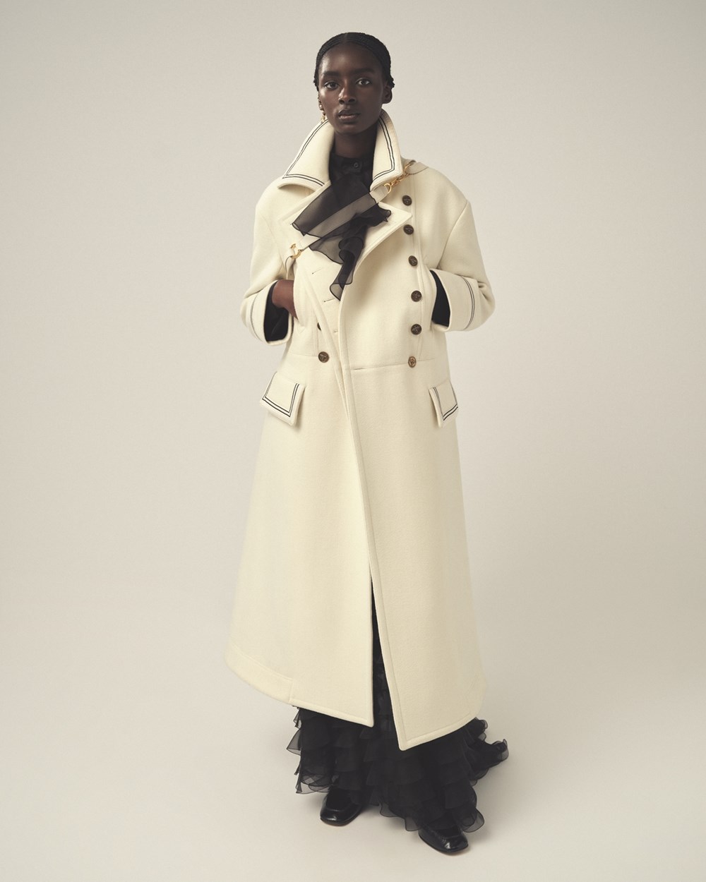 FIRST LOOKS © ELEONORA ADANI