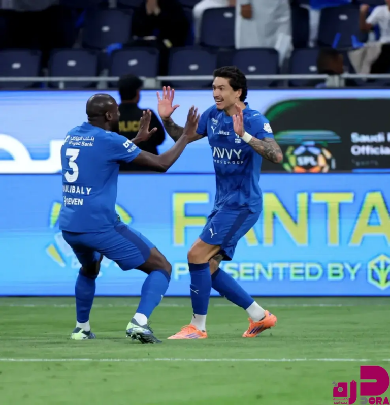 بـ 10 لاعبين.. الهلال يقلب الطاولة على الفتح بثنائية مثيرة في الرياض
