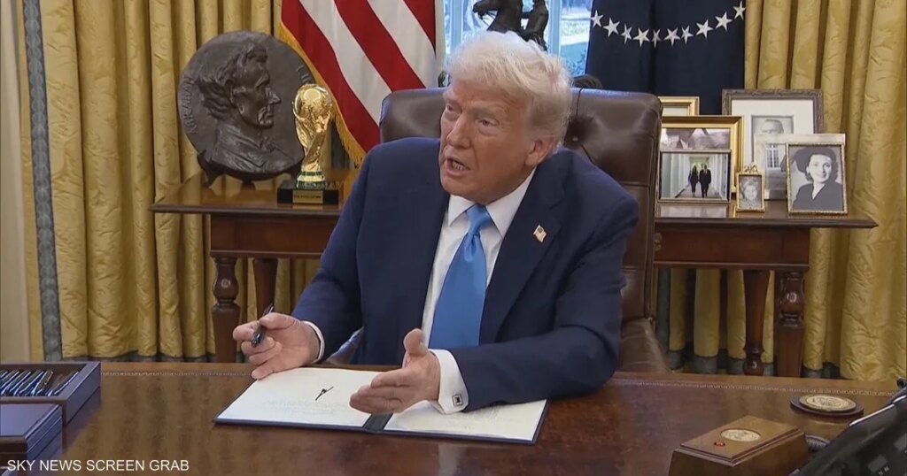 بقيمة تريليون دولار.. ترامب يوقع قانون الدفاع السنوي