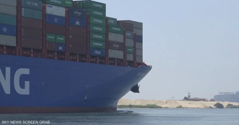 سفن تابعة لـ"ميرسك" و"CMA CGM" تعبر قناة السويس مجدداً